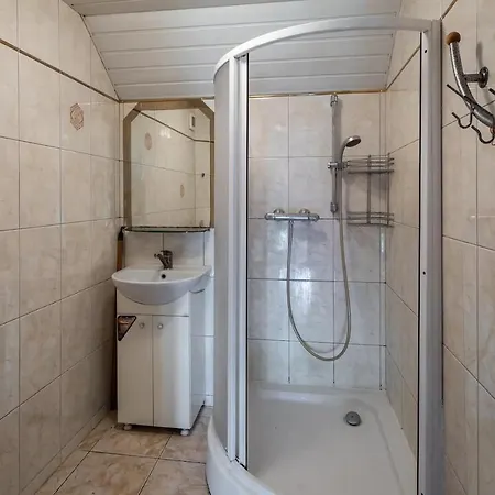 In A Private House 5 Min From Airport Homestay szállás